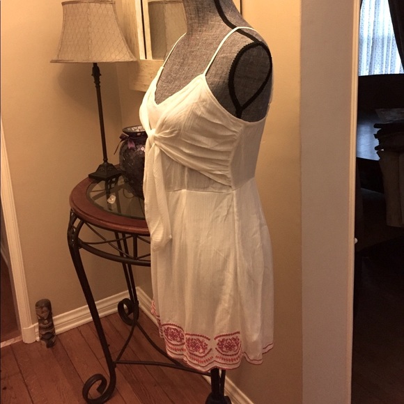 Embroidered Bottom Romper bottom part has liner size Med - Picture 3 of 5